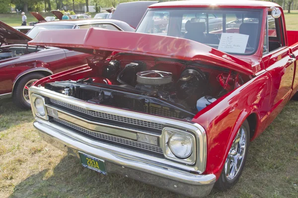 1970 Red Chevy Truck Vista frontale — Foto Stock