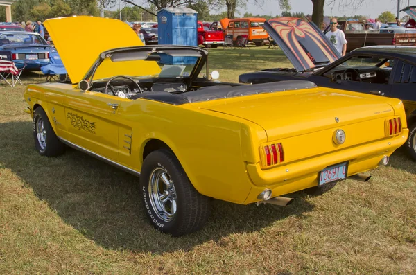 1966 Ford Mustang Чоп Топ — стокове фото