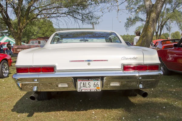 1966 Chevy Impala Vederea din spate — Fotografie, imagine de stoc