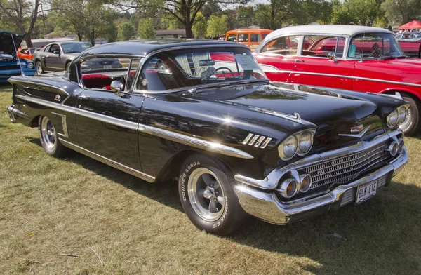 1955 chevy impala černé boční pohled — Stock fotografie