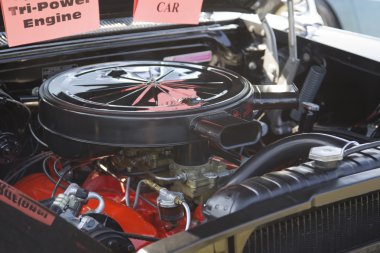 1958 siyah chevy Impala motoru