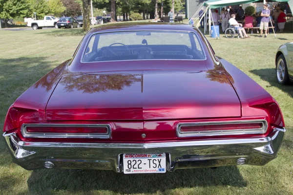 Red 1966 Pontiac Rear View — Stock Photo, Image