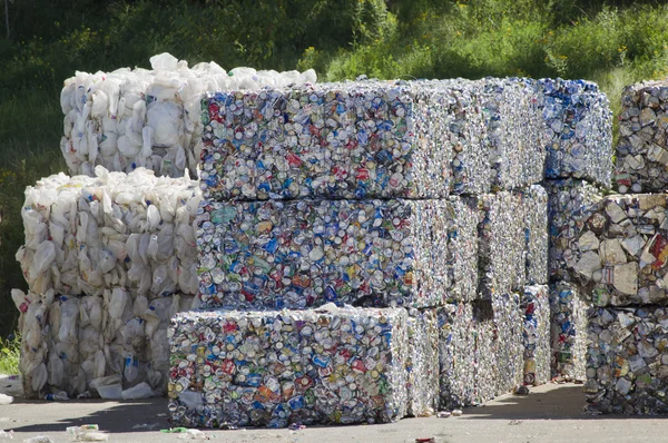 Bundles of Aluminum Cans — Stock Photo, Image