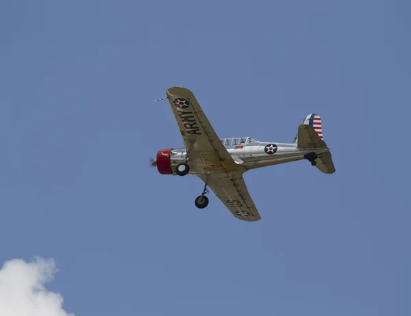 Světové války americké armádní stíhací letoun odletět — Stock fotografie