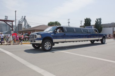Ford f350 limuzin geçit töreni