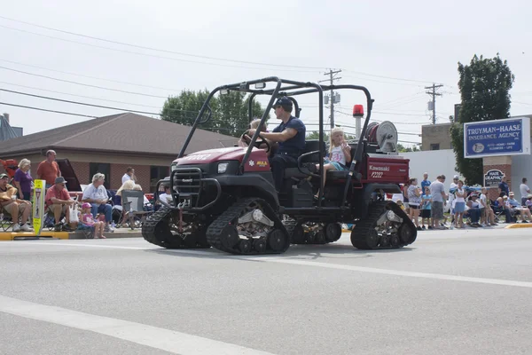 Kawasaki mule utv met nummers brandweer voertuig — Stockfoto