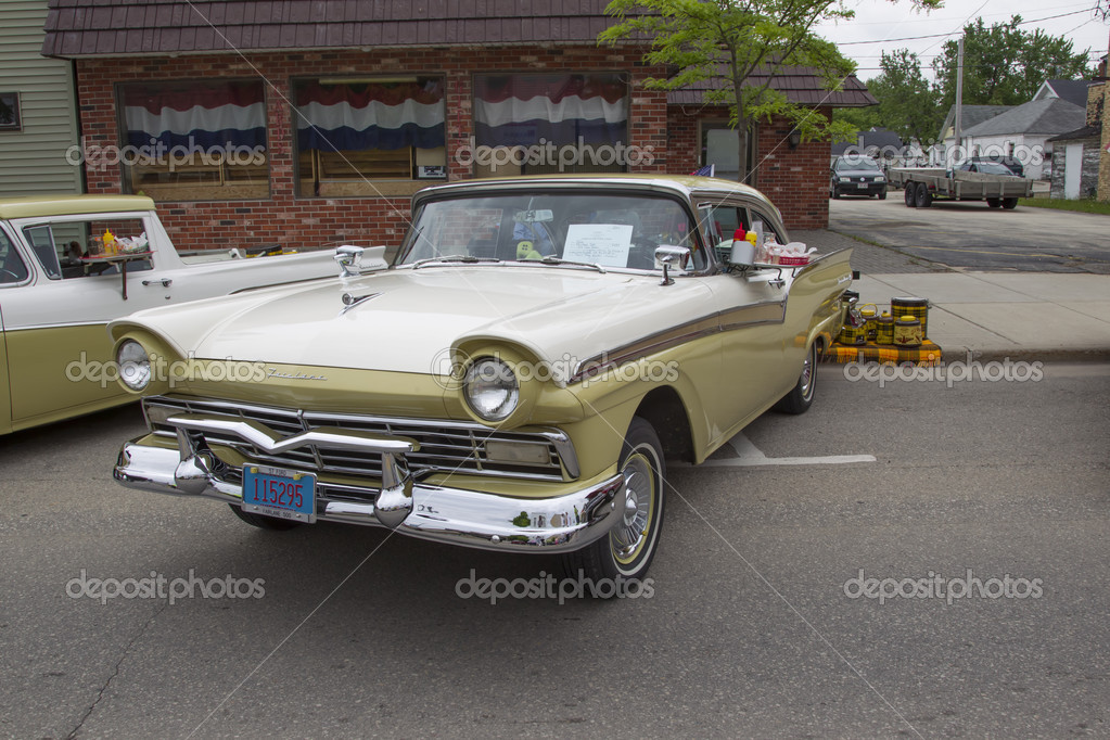 1957 フォード フェアレーン 500 — ストック編集用写真©mybaitshop