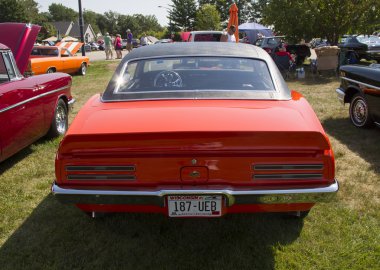 1967 pontiac firebird arka görünüm