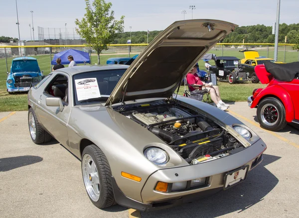 1985 Porsche Prata 928-S — Fotografia de Stock