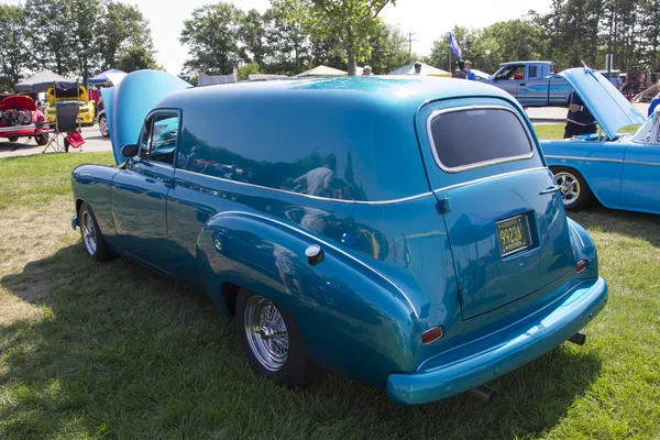 Blue Chevy Delivery Sedan 1952 — стоковое фото