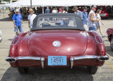 1960 chevy corvette Cabrio arka görünüm