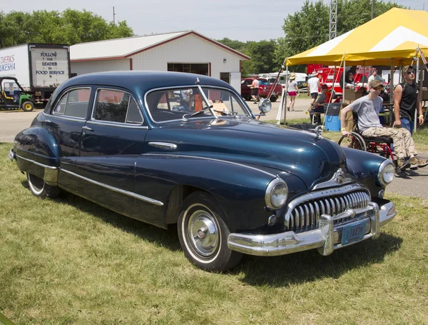 1947 μαύρο buick οκτώ αυτοκίνητο πλάγια όψη — Φωτογραφία Αρχείου