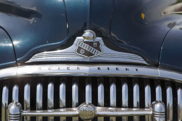 1947 чорний buick вісім автомобіль гриль — стокове фото
