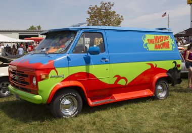 1974 chevy scooby doo mystery makine van yan görünüm