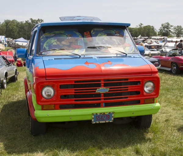 1974 Chevy Scooby Doo Mystery Machine Van Front View — Stock Photo, Image