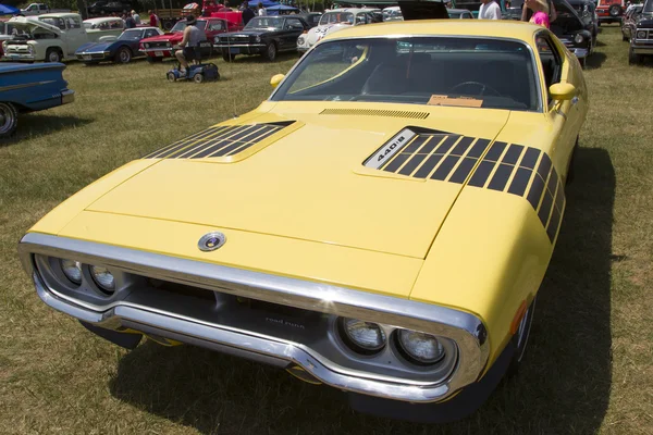 Giallo Plymouth Road Runner 440-8 — Foto Stock