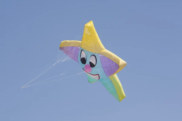 Colorido Star Kite Voando no céu — Fotografia de Stock