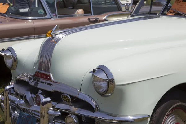 1952 Ornamento Pontiac Chieftan Hood — Foto Stock