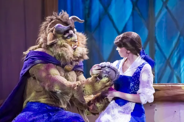 The Beast and Belle — Stock Photo, Image