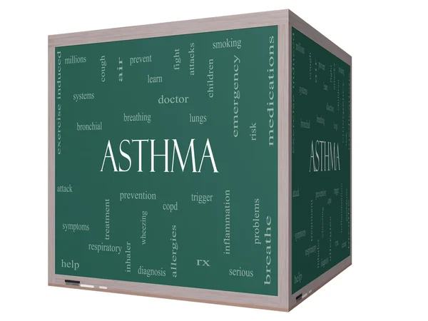 Astma woord wolk concept op een 3D-kubus schoolbord — Stockfoto