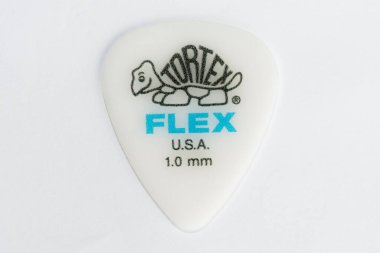 Carrara. İtalya - 1 Şubat 2022 - Jim Dunlop tortex gitar penası