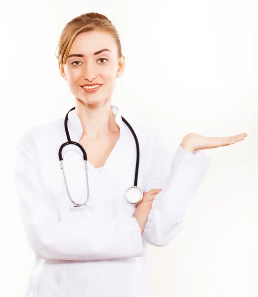 Retrato de médico feminino bonito com estetoscópio . — Fotografia de Stock