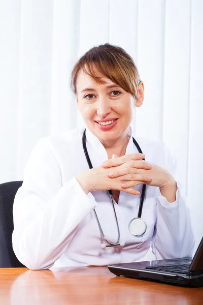 Portrait of happy woman doctor — Stock Photo, Image