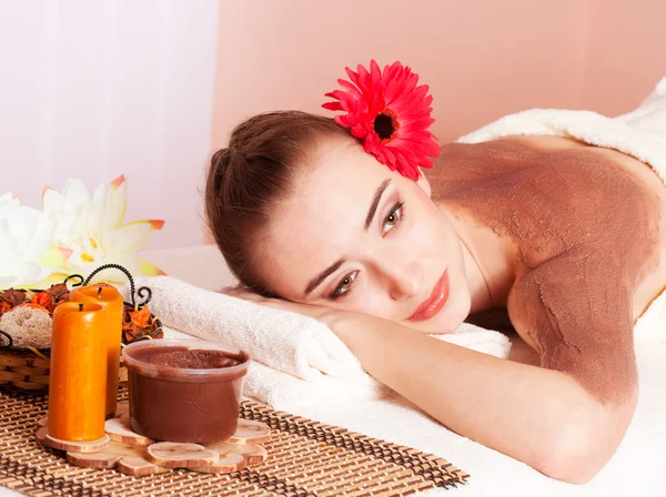 Mulher bonita relaxar no spa — Fotografia de Stock