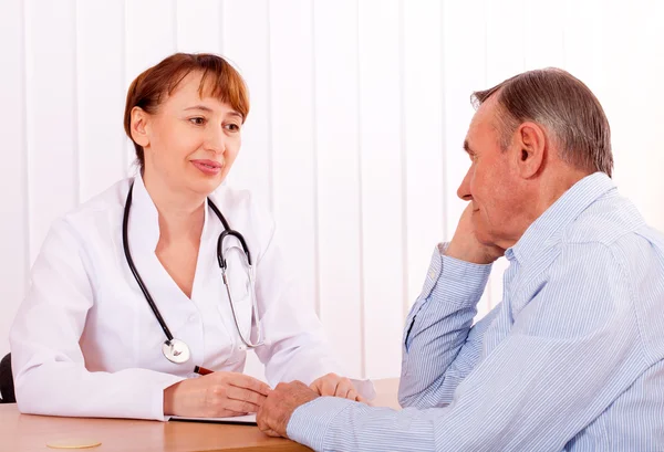 Dokter met patiënt — Stockfoto