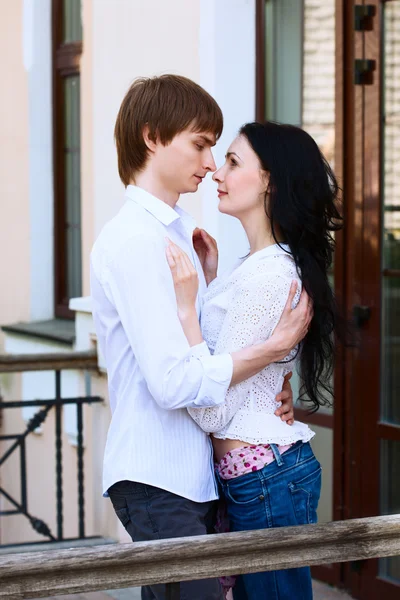 Beautiful young couple in love — Stock Photo, Image