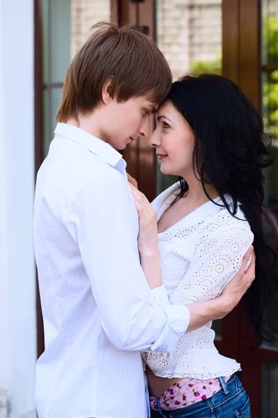 Beautiful young couple in love — Stock Photo, Image