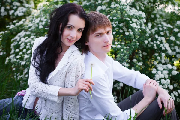 Beautiful young couple in love — Stock Photo, Image