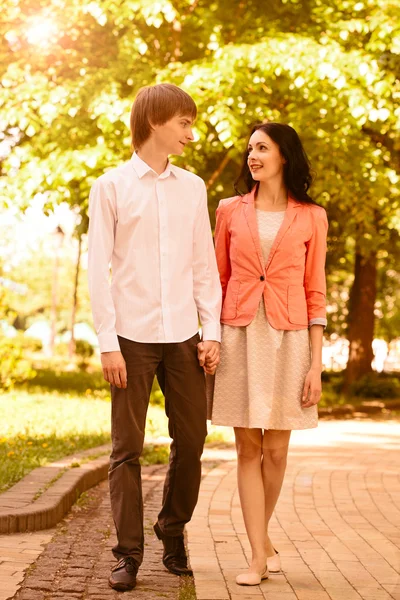 Beautiful young couple in love — Stock Photo, Image