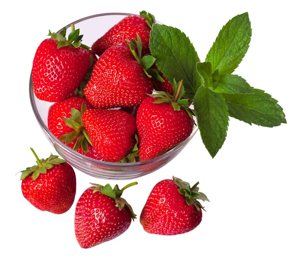 Fresas aisladas sobre fondo blanco. — Foto de Stock