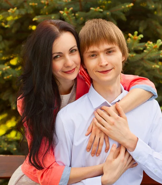 Beautiful young couple in love — Stock Photo, Image