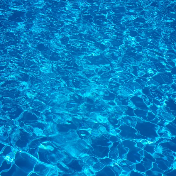 Piscina blu dettaglio acqua increspata — Foto Stock