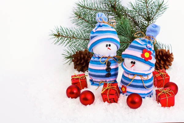 Veselá rodina sněhuláci — Stock fotografie