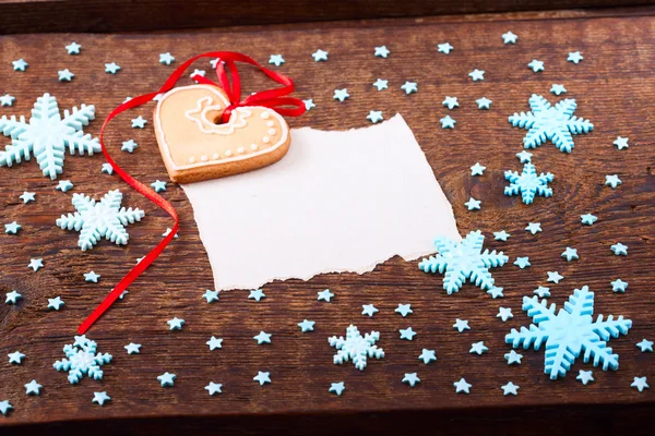 Galletas de Navidad con decoración festiva — Foto de Stock