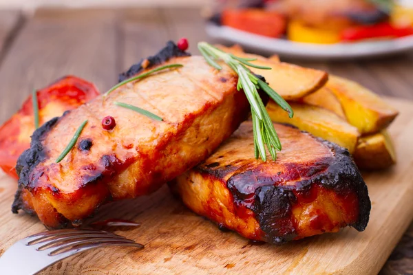 Food. Meat barbecue with vegetables — Stock Photo, Image