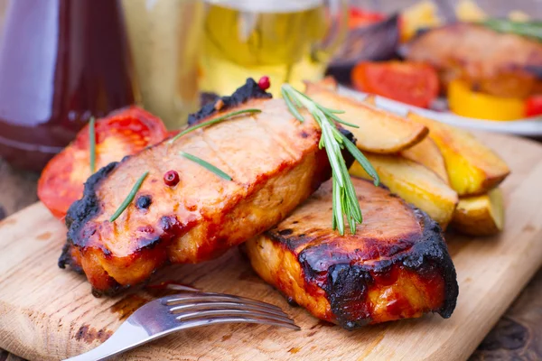 Food. Meat barbecue with vegetables — Stock Photo, Image