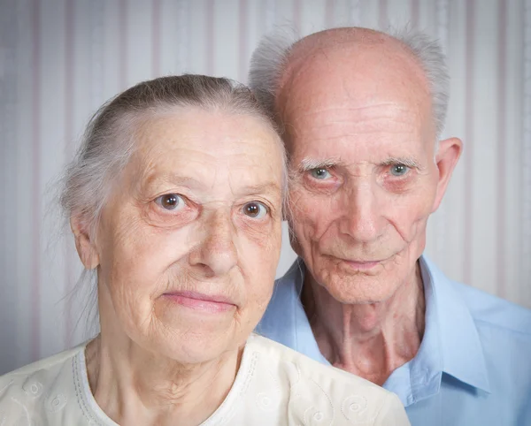 Uśmiechnięta para podeszłym wieku portret zbliżenie — Zdjęcie stockowe