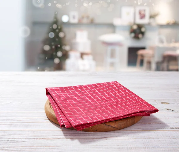 Empty pizza board and red napkin on white wooden — Stock Photo, Image