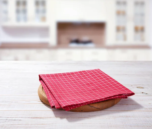 Töm Pizzabord Och Röd Handduk Vit Trädäck — Stockfoto