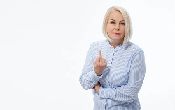 Сумасшедшая Женщина Показывает Средний Палец Изолированы Белом Фоне — стоковое фото