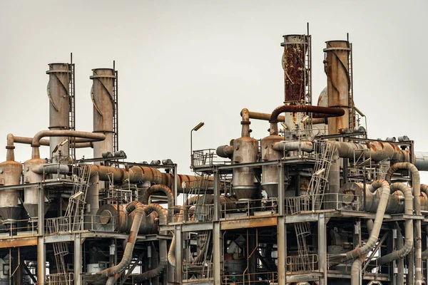 Abgase Von Chemieanlagen Und Stahlpipelines — Stockfoto