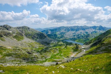 Dağ manzarasının güzelliği 