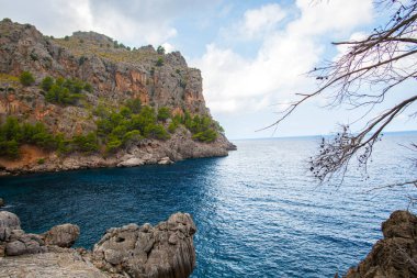 Deniz kıyısının güzel manzarası