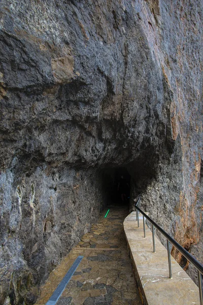 Kotor, Hırvatistan 'daki yeraltı mağarası.