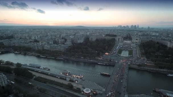 Panoramautsikt över floden seine i paris på sunrise — Stockvideo