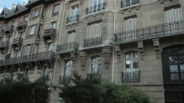 Paris'te bir bina cephe